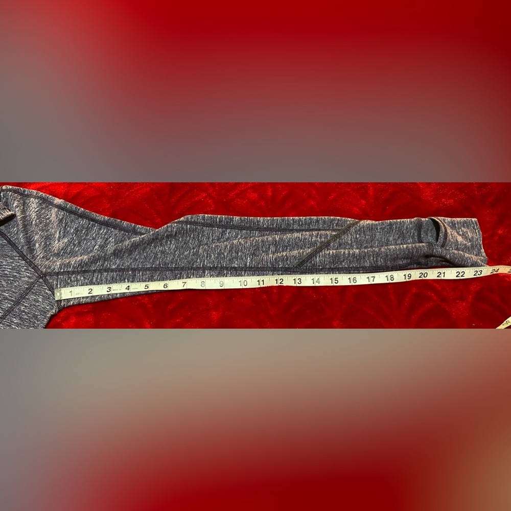 Lululemon SZ 6 quarter zip long sleeved shirt with thumb holes Awesome Cute 🍋 - Picture 7 of 17